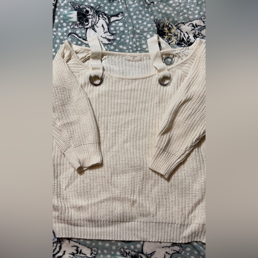 Women’s sweater. Eye catching
